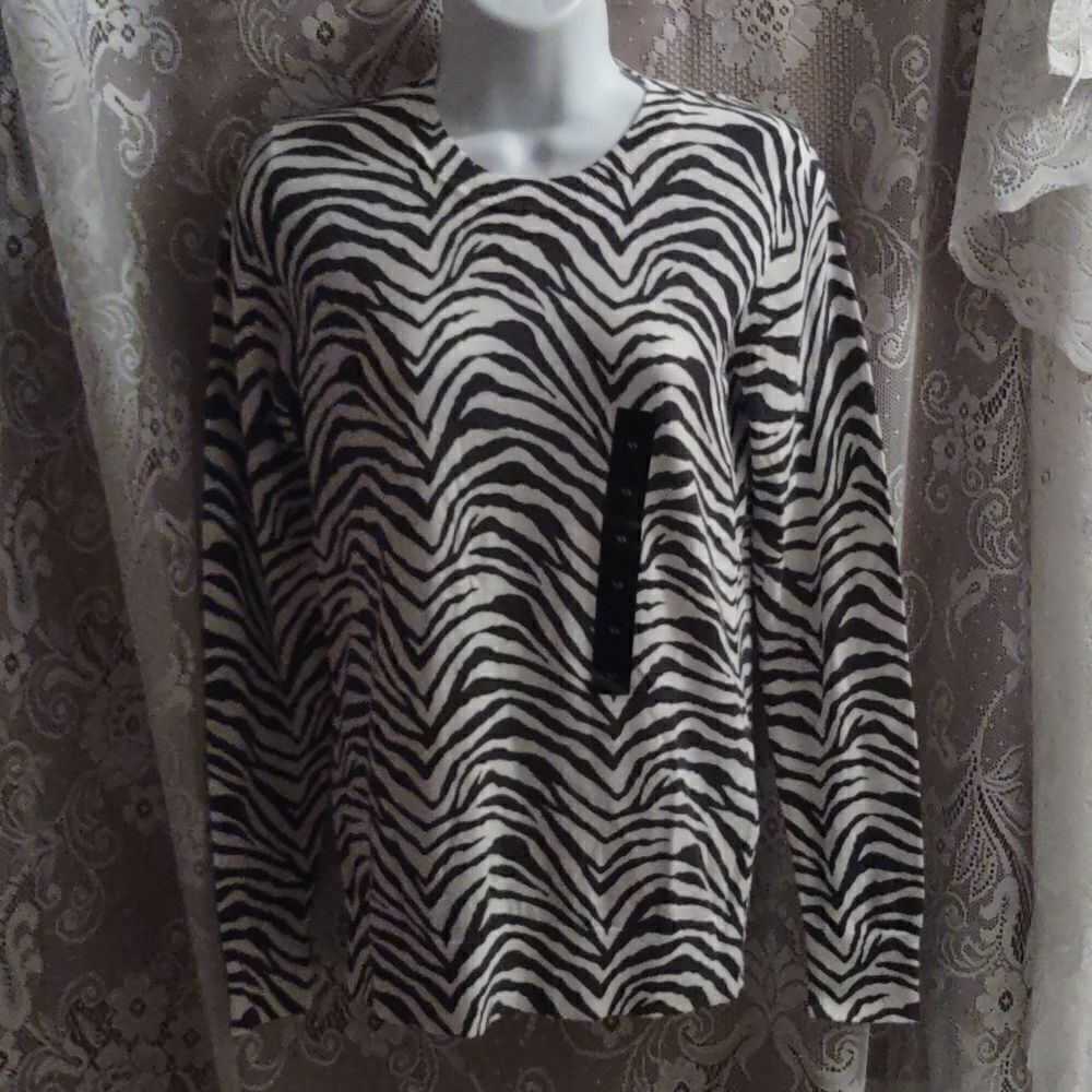 New Banana Republic Women's Size XS Black White‎ Zebra print cotton Top